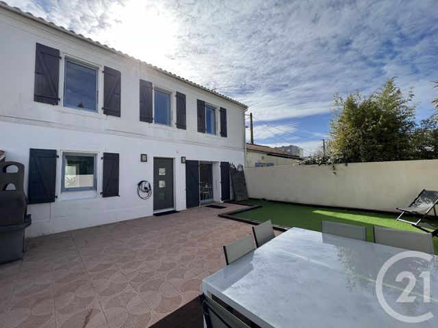  &agrave; louer - 1 pi&egrave;ce - 9 m2 - La Rochelle - 17 - POITOU-CHARENTES