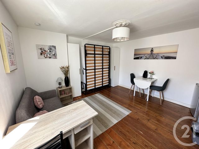 Appartement Studio &agrave; louer - 1 pi&egrave;ce - 16,85 m2 - La Rochelle - 17 - POITOU-CHARENTES