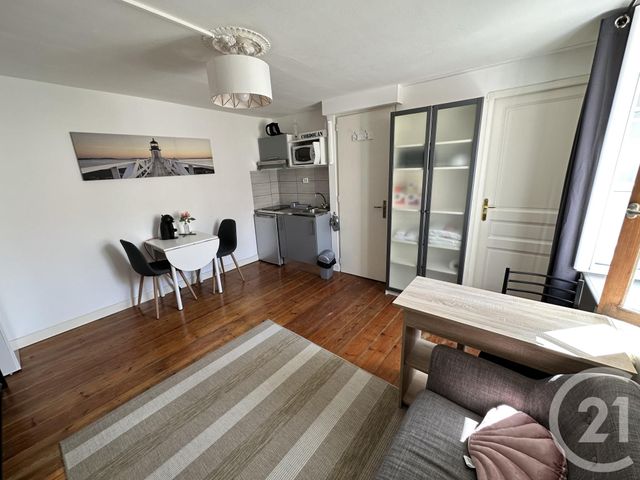 Appartement Studio &agrave; louer - 1 pi&egrave;ce - 16,85 m2 - La Rochelle - 17 - POITOU-CHARENTES