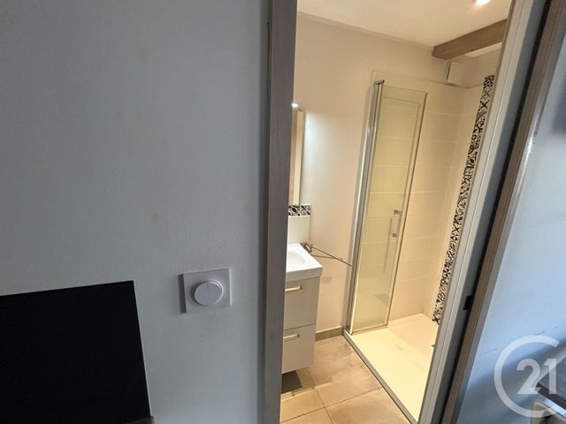 Appartement T1 &agrave; louer - 1 pi&egrave;ce - 17 m2 - La Rochelle - 17 - POITOU-CHARENTES