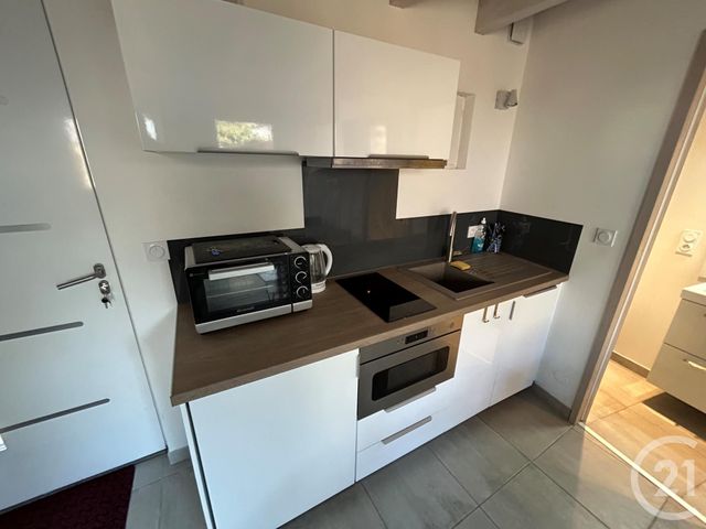 Appartement T1 &agrave; louer - 1 pi&egrave;ce - 17 m2 - La Rochelle - 17 - POITOU-CHARENTES
