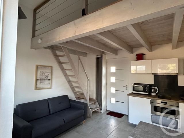 Appartement T1 &agrave; louer - 1 pi&egrave;ce - 17 m2 - La Rochelle - 17 - POITOU-CHARENTES