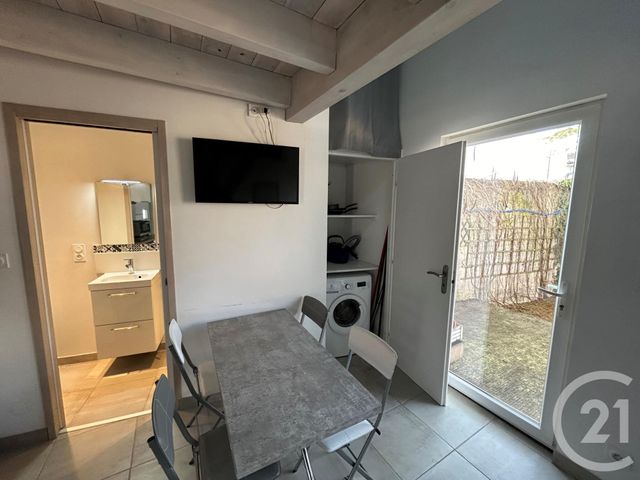 Appartement T1 &agrave; louer - 1 pi&egrave;ce - 17 m2 - La Rochelle - 17 - POITOU-CHARENTES