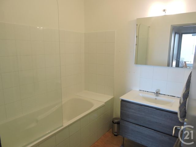 Appartement &agrave; louer - 3 pi&egrave;ces - 59 m2 - La Rochelle - 17 - POITOU-CHARENTES