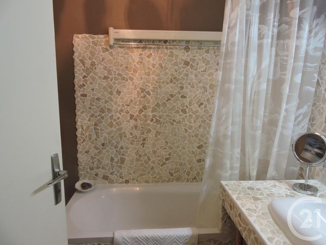 Appartement &agrave; louer - 2 pi&egrave;ces - 45,23 m2 - La Rochelle - 17 - POITOU-CHARENTES