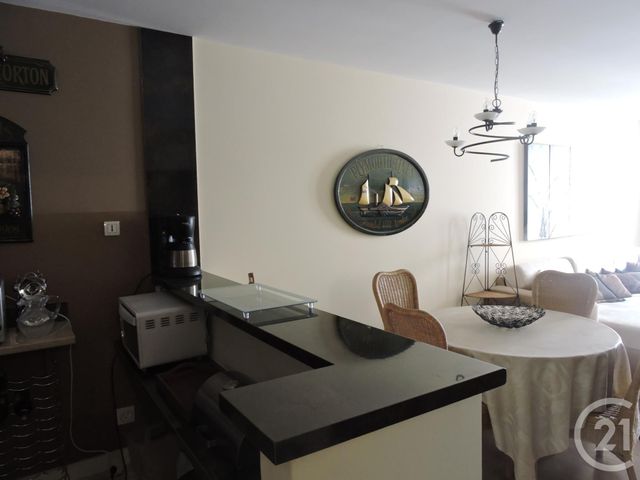Appartement &agrave; louer - 2 pi&egrave;ces - 45,23 m2 - La Rochelle - 17 - POITOU-CHARENTES