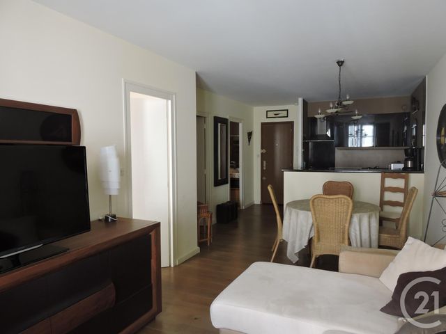 Appartement &agrave; louer - 2 pi&egrave;ces - 45,23 m2 - La Rochelle - 17 - POITOU-CHARENTES