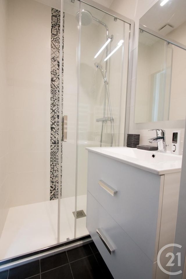 Appartement &agrave; louer - 2 pi&egrave;ces - 29,19 m2 - La Rochelle - 17 - POITOU-CHARENTES