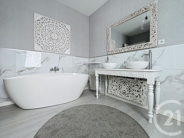 Maison &agrave; louer - 4 pi&egrave;ces - 102,40 m2 - Rochefort - 17 - POITOU-CHARENTES