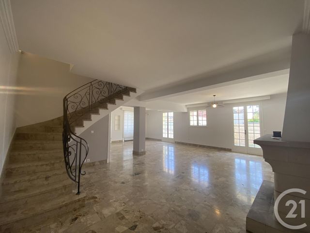 Maison &agrave; louer - 6 pi&egrave;ces - 177,80 m2 - La Rochelle - 17 - POITOU-CHARENTES