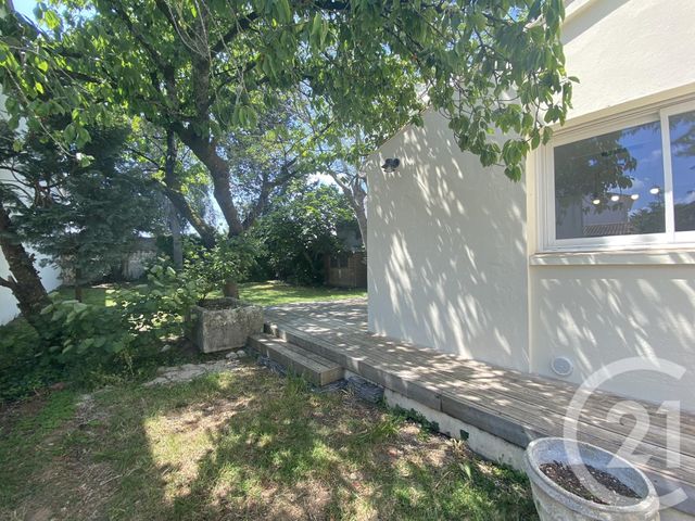 Maison &agrave; louer - 6 pi&egrave;ces - 177,80 m2 - La Rochelle - 17 - POITOU-CHARENTES