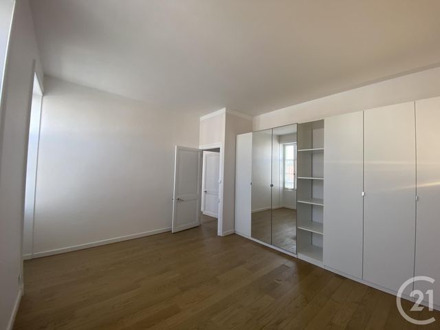 Maison &agrave; louer - 6 pi&egrave;ces - 177,80 m2 - La Rochelle - 17 - POITOU-CHARENTES