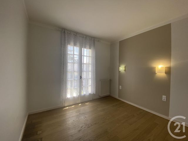 Maison &agrave; louer - 6 pi&egrave;ces - 177,80 m2 - La Rochelle - 17 - POITOU-CHARENTES