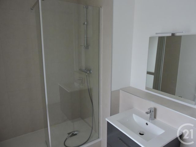Appartement T3 &agrave; louer - 3 pi&egrave;ces - 83,28 m2 - La Rochelle - 17 - POITOU-CHARENTES