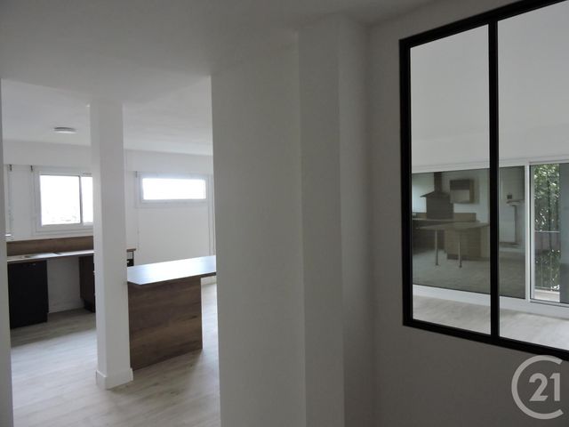 Appartement T3 &agrave; louer - 3 pi&egrave;ces - 83,28 m2 - La Rochelle - 17 - POITOU-CHARENTES