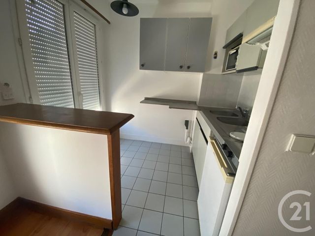 Appartement &agrave; louer - 2 pi&egrave;ces - 38,65 m2 - La Rochelle - 17 - POITOU-CHARENTES