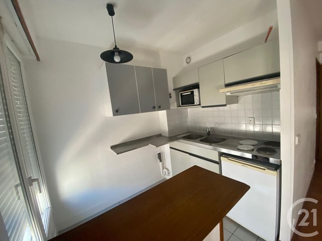Appartement &agrave; louer - 2 pi&egrave;ces - 38,65 m2 - La Rochelle - 17 - POITOU-CHARENTES
