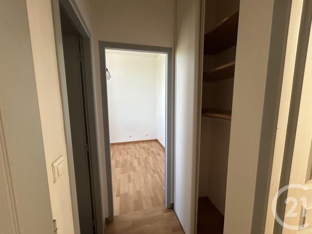 Appartement &agrave; louer - 3 pi&egrave;ces - 51,10 m2 - La Rochelle - 17 - POITOU-CHARENTES