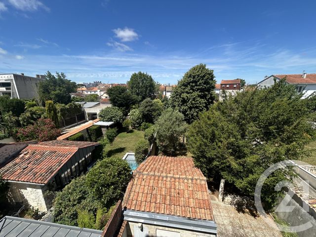 Appartement &agrave; louer - 3 pi&egrave;ces - 51,10 m2 - La Rochelle - 17 - POITOU-CHARENTES