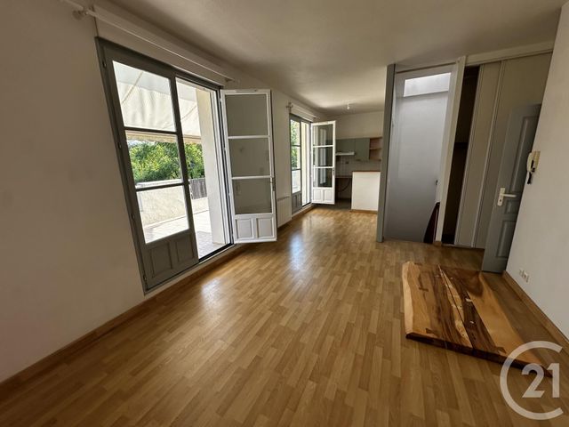 Appartement &agrave; louer - 3 pi&egrave;ces - 51,10 m2 - La Rochelle - 17 - POITOU-CHARENTES
