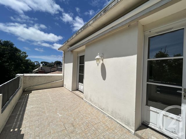 Appartement &agrave; louer - 3 pi&egrave;ces - 51,10 m2 - La Rochelle - 17 - POITOU-CHARENTES