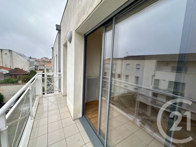 Appartement F3 &agrave; louer - 3 pi&egrave;ces - 58,09 m2 - La Rochelle - 17 - POITOU-CHARENTES