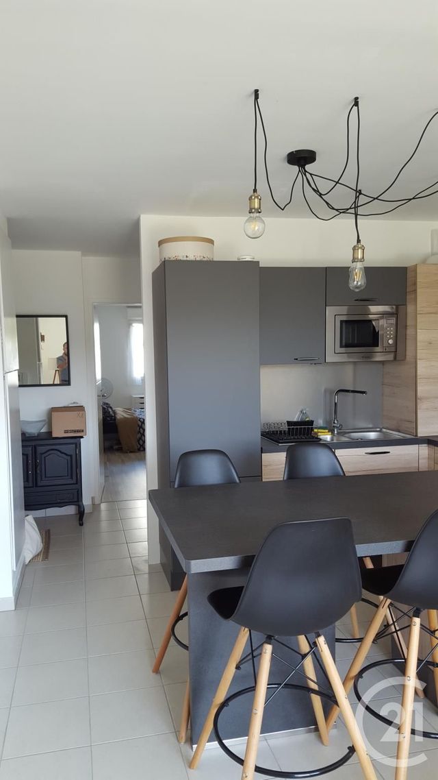 Appartement T2 &agrave; louer - 2 pi&egrave;ces - 43 m2 - La Rochelle - 17 - POITOU-CHARENTES
