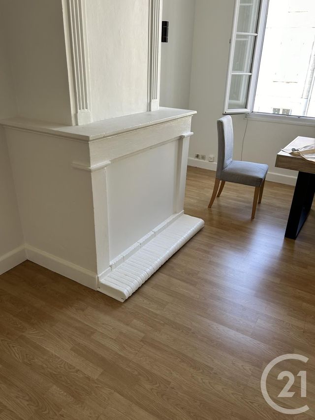 Appartement T3 &agrave; louer - 3 pi&egrave;ces - 68,20 m2 - Rochefort - 17 - POITOU-CHARENTES