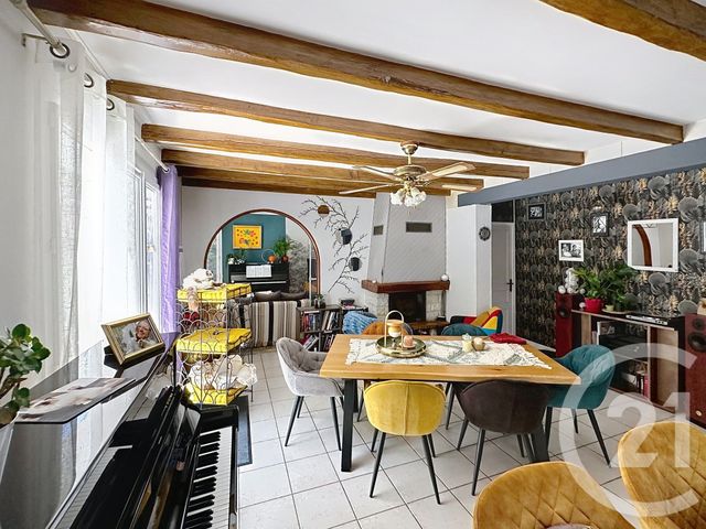 Maison &agrave; vendre - 5 pi&egrave;ces - 144,18 m2 - Ste Soulle - 17 - POITOU-CHARENTES