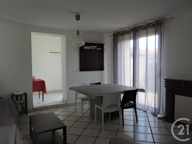 Maison &agrave; louer - 1 pi&egrave;ce - 12 m2 - Aytre - 17 - POITOU-CHARENTES