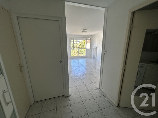Appartement T1 bis &agrave; louer - 2 pi&egrave;ces - 38,10 m2 - La Rochelle - 17 - POITOU-CHARENTES
