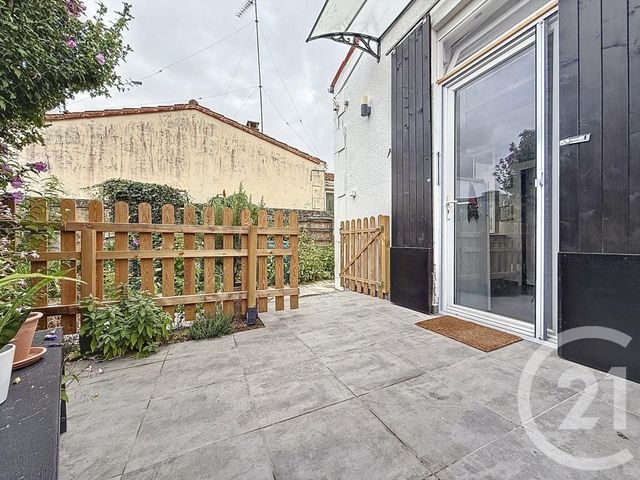 Appartement Studio &agrave; louer - 1 pi&egrave;ce - 16 m2 - Rochefort - 17 - POITOU-CHARENTES