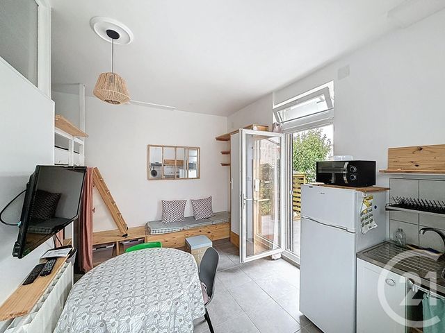 Appartement Studio &agrave; louer - 1 pi&egrave;ce - 16 m2 - Rochefort - 17 - POITOU-CHARENTES