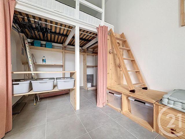 Appartement Studio &agrave; louer - 1 pi&egrave;ce - 16 m2 - Rochefort - 17 - POITOU-CHARENTES