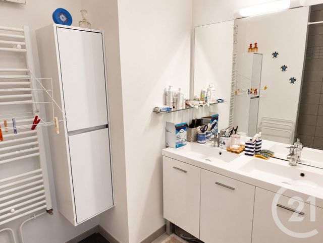 Appartement T4 &agrave; vendre - 4 pi&egrave;ces - 84,44 m2 - La Rochelle - 17 - POITOU-CHARENTES