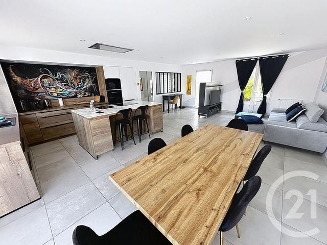 Maison &agrave; louer - 4 pi&egrave;ces - 115 m2 - St Xandre - 17 - POITOU-CHARENTES