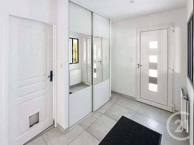 Maison &agrave; louer - 4 pi&egrave;ces - 115 m2 - St Xandre - 17 - POITOU-CHARENTES