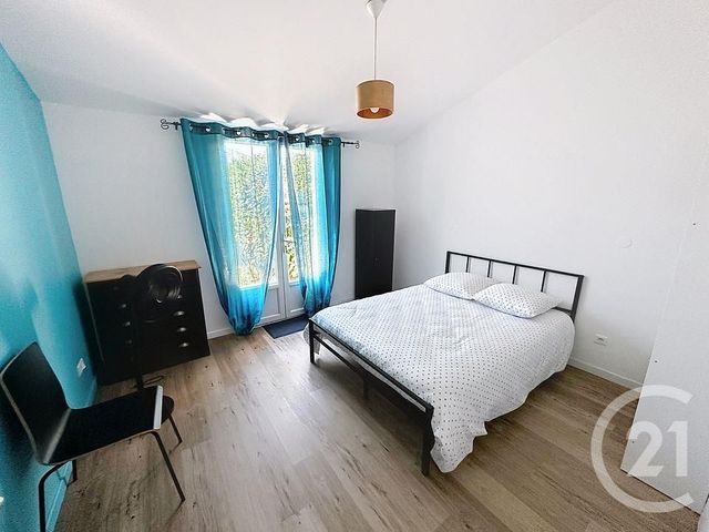 Maison &agrave; louer - 4 pi&egrave;ces - 115 m2 - St Xandre - 17 - POITOU-CHARENTES