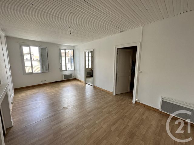 Appartement T3 &agrave; louer - 3 pi&egrave;ces - 60,14 m2 - Rochefort - 17 - POITOU-CHARENTES