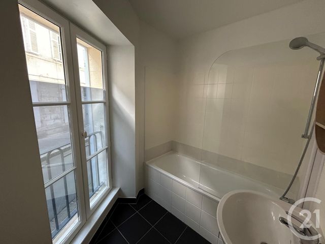 Appartement F2 &agrave; louer - 2 pi&egrave;ces - 46,75 m2 - La Rochelle - 17 - POITOU-CHARENTES