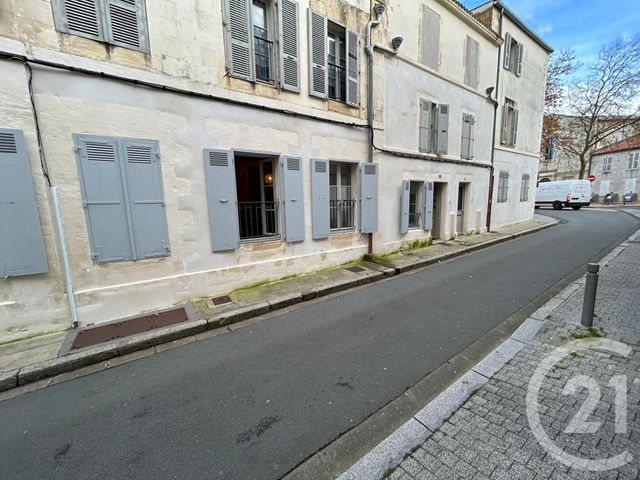 Appartement F2 &agrave; louer - 2 pi&egrave;ces - 46,75 m2 - La Rochelle - 17 - POITOU-CHARENTES