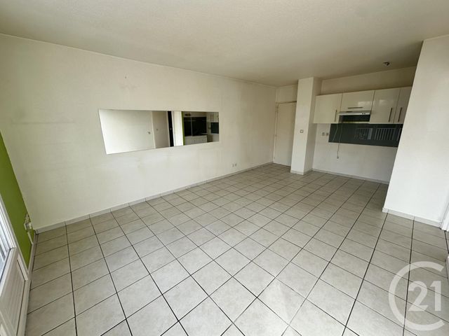 Appartement &agrave; louer - 2 pi&egrave;ces - 38,67 m2 - La Rochelle - 17 - POITOU-CHARENTES