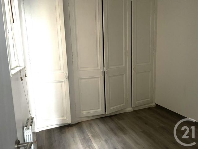 Appartement T4 &agrave; louer - 4 pi&egrave;ces - 63,56 m2 - La Rochelle - 17 - POITOU-CHARENTES