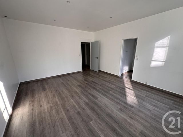 Appartement T4 &agrave; louer - 4 pi&egrave;ces - 63,56 m2 - La Rochelle - 17 - POITOU-CHARENTES