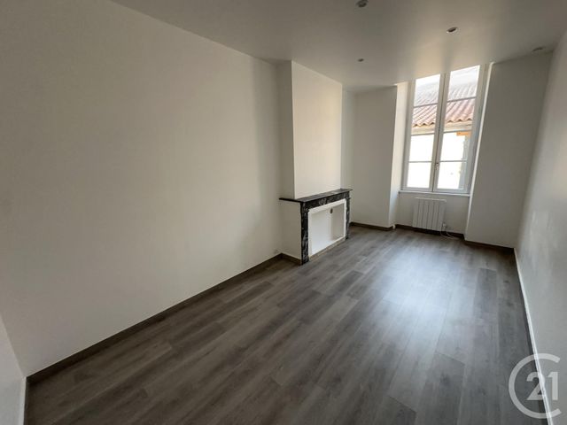 Appartement T4 &agrave; louer - 4 pi&egrave;ces - 63,56 m2 - La Rochelle - 17 - POITOU-CHARENTES