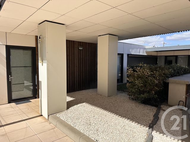 Appartement &agrave; louer - 2 pi&egrave;ces - 55,36 m2 - La Rochelle - 17 - POITOU-CHARENTES
