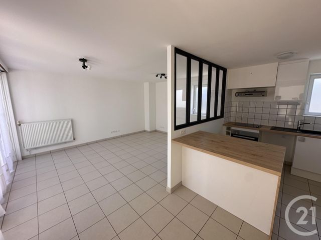 Appartement &agrave; louer - 2 pi&egrave;ces - 55,36 m2 - La Rochelle - 17 - POITOU-CHARENTES