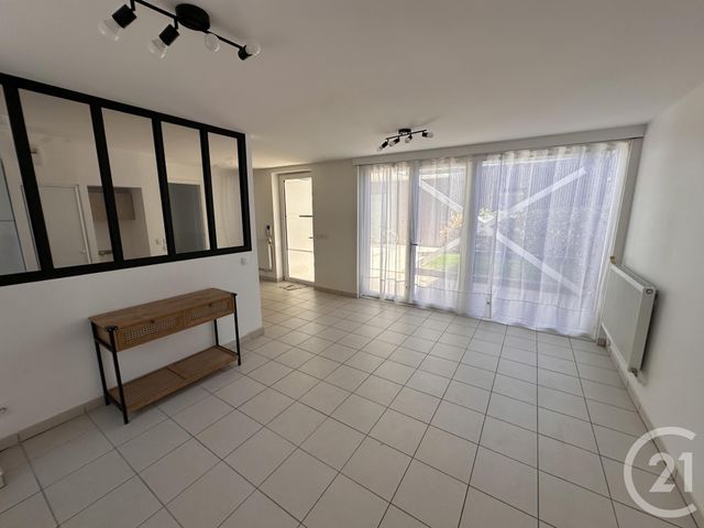 Appartement &agrave; louer - 2 pi&egrave;ces - 55,36 m2 - La Rochelle - 17 - POITOU-CHARENTES
