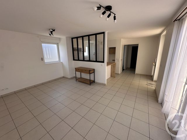 Appartement &agrave; louer - 2 pi&egrave;ces - 55,36 m2 - La Rochelle - 17 - POITOU-CHARENTES