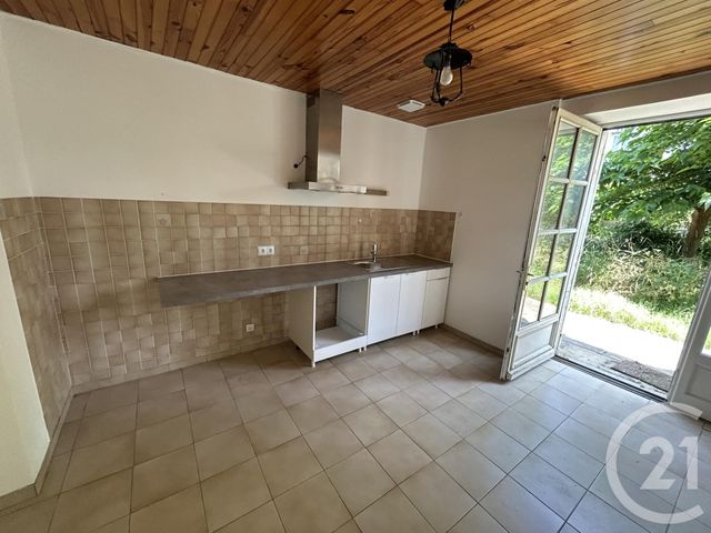 Maison &agrave; louer - 3 pi&egrave;ces - 91,38 m2 - St Sauveur D Aunis - 17 - POITOU-CHARENTES